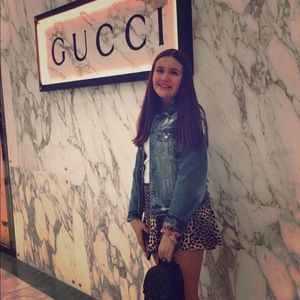 Meet your Posher, Courtney